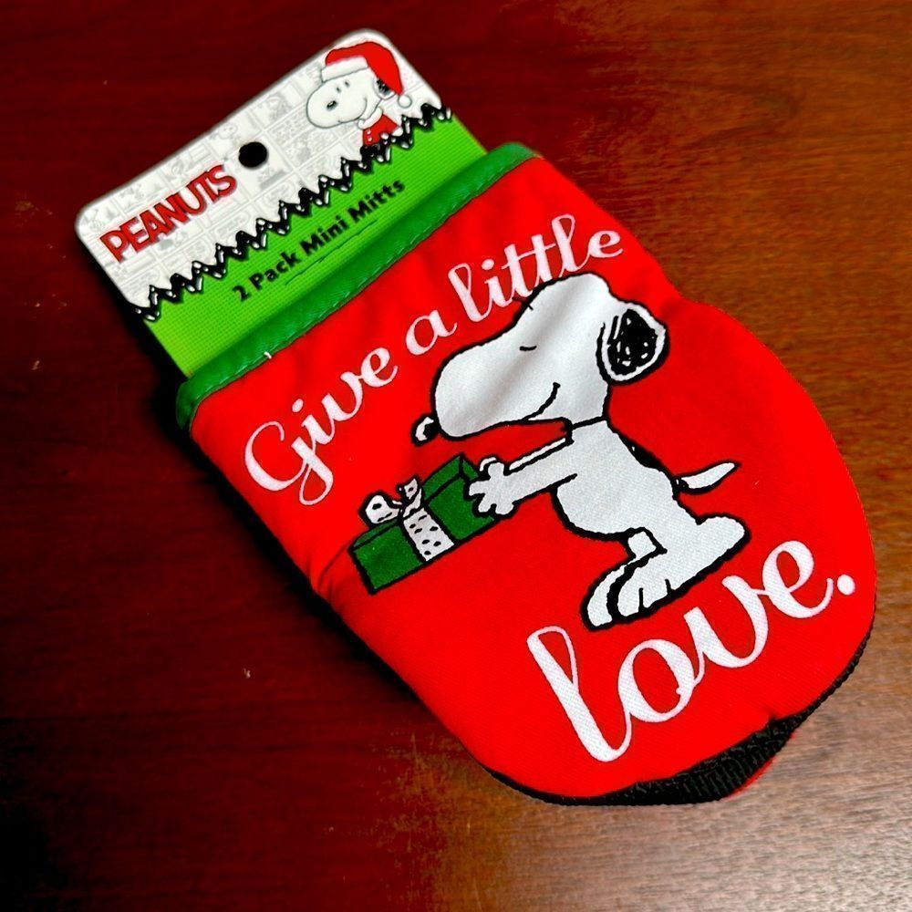 Peanuts snoopy 2 pack mini mitts for baking